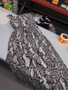 lot 35069 image: womens 16 dress