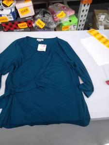 lot 35089 image: Womens shirt XXLarge