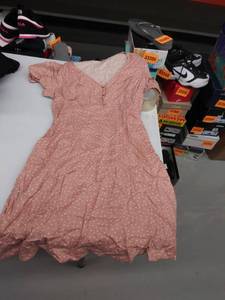lot 35101 image: womens small dress
