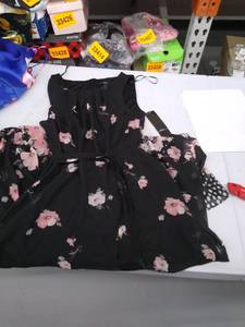 lot 35125 image: Womens Dress size 6