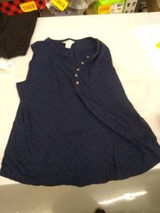 lot 35132 image: Women tank large