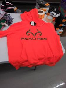 lot 35136 image: mens large hoodie