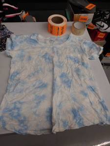 lot 35139 image: womens large t shirt