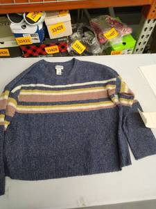 lot 35143 image: Womens sweater XL