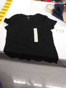 lot 333880 image: womens medium shirt-dirty