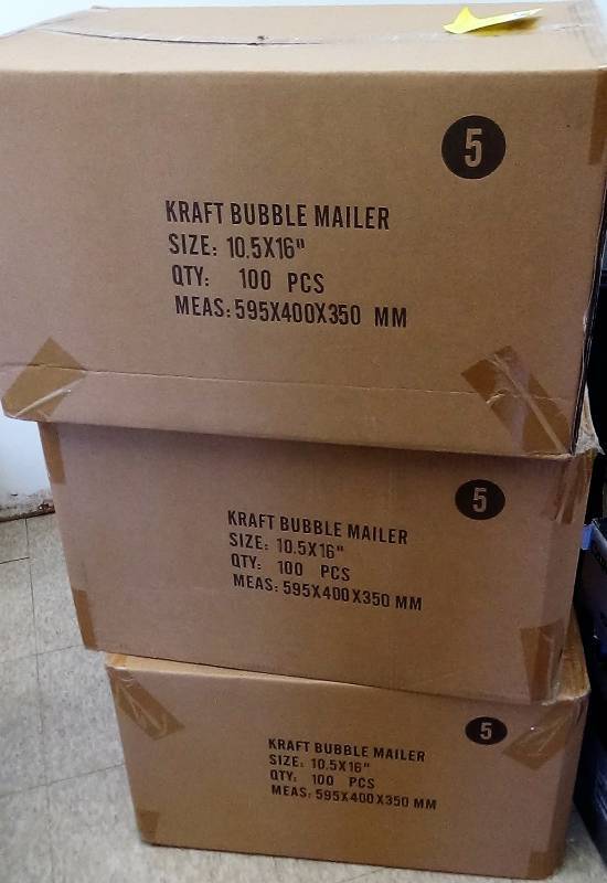 lot 2943 image: Kraft Bubble Mailer 10.5 x 16 Protective Self-Seal USPS, UPS, DHL Approved Tear