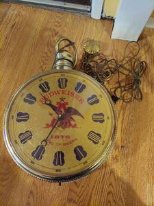 lot 6563 image: Budweiser Clock - Clock Did Not Work