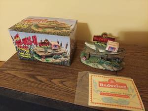 lot 7274 image: Budweiser Figurine