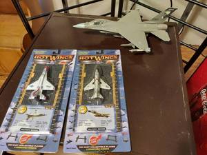 lot 7275 image: (2) Hot Wings - F-16 Falcon and F-4 Phantom and Model Airplane