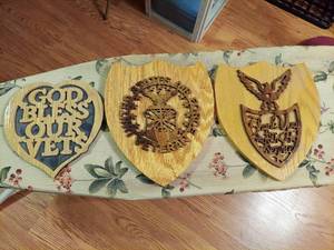lot 7278 image: 3 Wood Plaques - Veterans