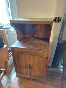 lot 7282 image: Microwave Cart