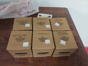 lot 7292 image: 6 Scented Candles