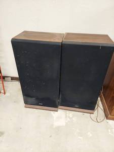 lot 7294 image: Pair of Fisher Speakers
