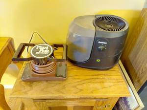 lot 7309 image: Massager and Humidifier