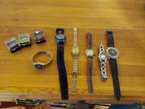 lot 7331 image: Assorted Watches and Pins - Budweiser Watch