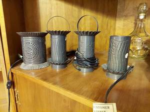 lot 7340 image: Wax Warmers - 1 Missing Top