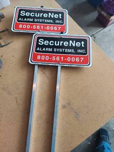 lot 7413 image: 2 Security Signs