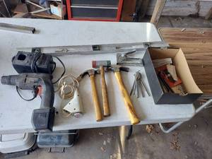 lot 7422 image: Assorted Tools - Level, Hammer, and Hex Keys