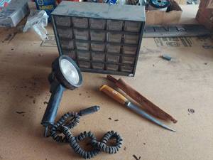 lot 7424 image: Filet Knife, 12V Spotlight and Organizer
