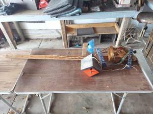 lot 7429 image: Garden Decor - Bird Water Stake and Bird House