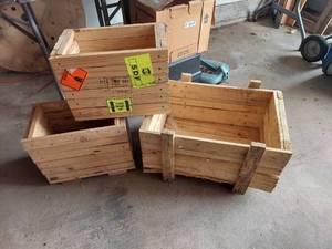 lot 7432 image: 3 Wood Crates