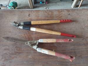 lot 7434 image: Loppers and Clippers