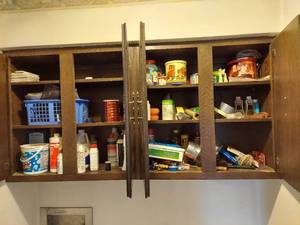 lot 7609 image: All Remaining in Laundry Room Cabinet