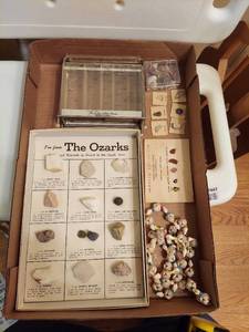 lot 7613 image: Rocks and Bank