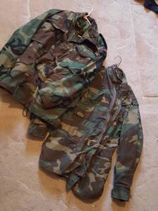 lot 7246 image: 2 camo jackets, size small regular