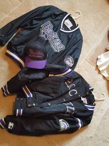 lot 7263 image: Colorado Rockies attire