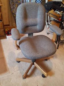 lot 7363 image: Pneumatic office chair