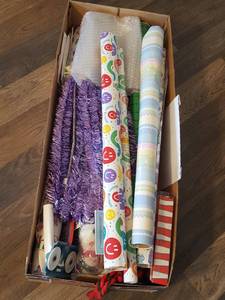 lot 7384 image: Wrapping paper and more