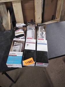 lot 11982 image: delta and moen bathroom items 4 boxes