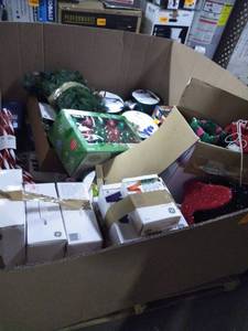 lot 11915 image: Gaylord of Christmas variety of items