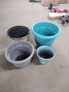 lot 16879 image: plastic planters 4 pcs variety good condition