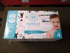 lot 96348 image: Honest Diapers 120 Count 22-37 Lbs