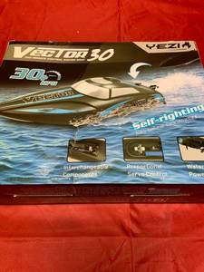 lot 22709 image: Yezi - Vector XS - RC Boat
