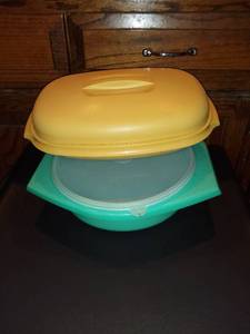 lot 4002 image: Two Vintage Tupperware Containers