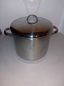 lot 4022 image: Revere Ware 10 Quart Stock Pot With Lid