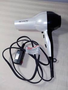 lot 4776 image: Revlon Helen of Troy 1875W IonicCeramic Blow Dryer Works