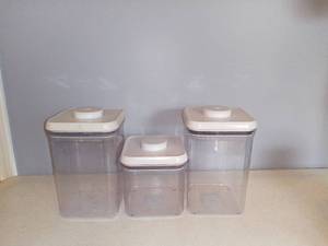 lot 4949 image: Lot Of 3 Push To Vacuum Seal Closed Containers