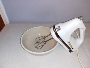 lot 4953 image: Small Kitchen Aid Mixer With Small Bowl Mixer Tested And Working