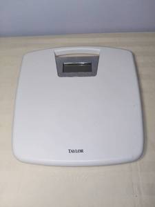 lot 4959 image: Taylor 7048 Electronic Scale Works