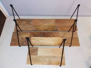 lot 4983 image: Lot Of 3 Mountable Wall Shelves For Home Decorating