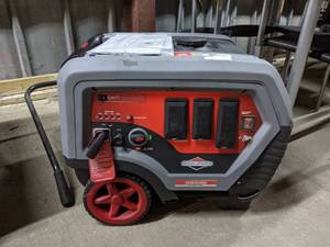 lot 1 image: Briggs & Stratton Q6500 Generator
