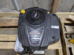 lot 10 image: Briggs & Stratton Intek Vertical OHV Engine with Electric Start  540cc, 1in. x 3 532in. Shaft, Model# 33S877-0019-G1 (NEW AND UNUSED)