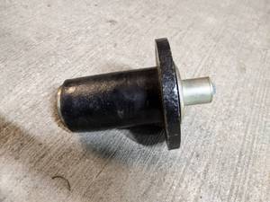 lot 16 image: Oregon Mower Spindle