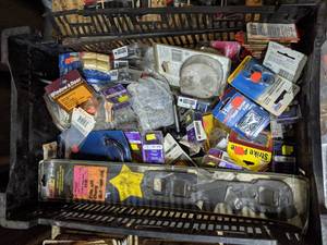 lot 29 image: Assorted Hardware Items
