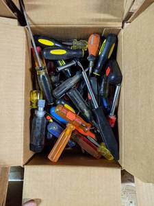 lot 90 image: (50) Assorted Screwdrivers