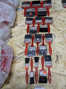 lot 126 image: (20) Plastic Paint Brushes